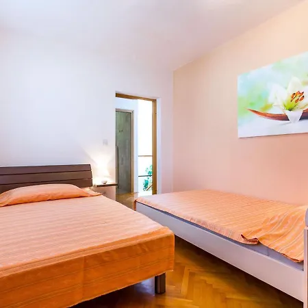 In Near & Pool 풀라