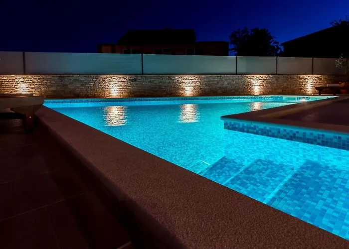 In Near & Pool