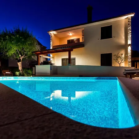 Holiday home Spacious In With Pool Pula