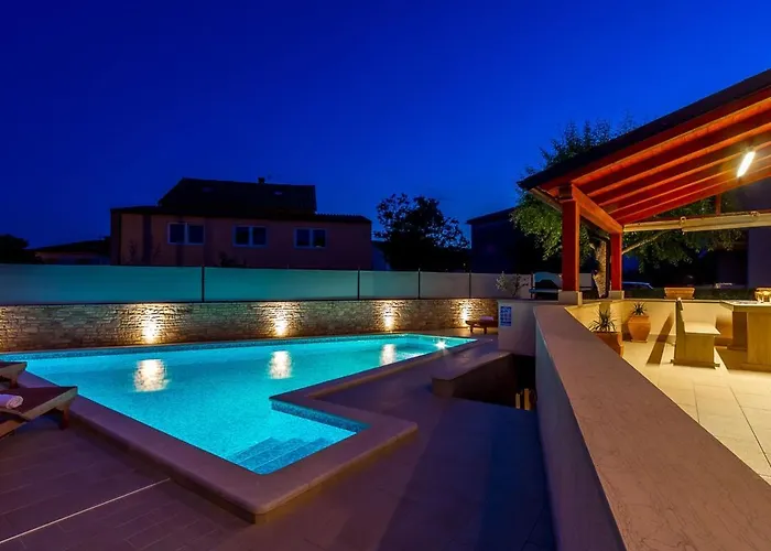 In Near & Pool Feriehus